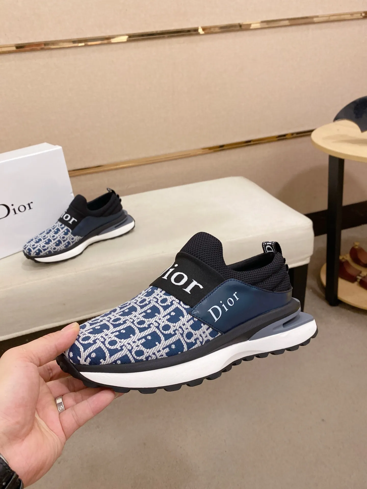 Men's shoes💰: 462💰 [Dior·Dior] New casual sports style men's shoes, new spring and summer design, perfect workmanship, lace-up style to create wardrobe quality, upper: imported first-layer cowhide, sheepskin lining is soft and comfortable, ultra-light TPU wear-resistant outsole, simple, versatile fashion men's shoes, excellent color code number 38--44. Can be customized 45 non-returnable